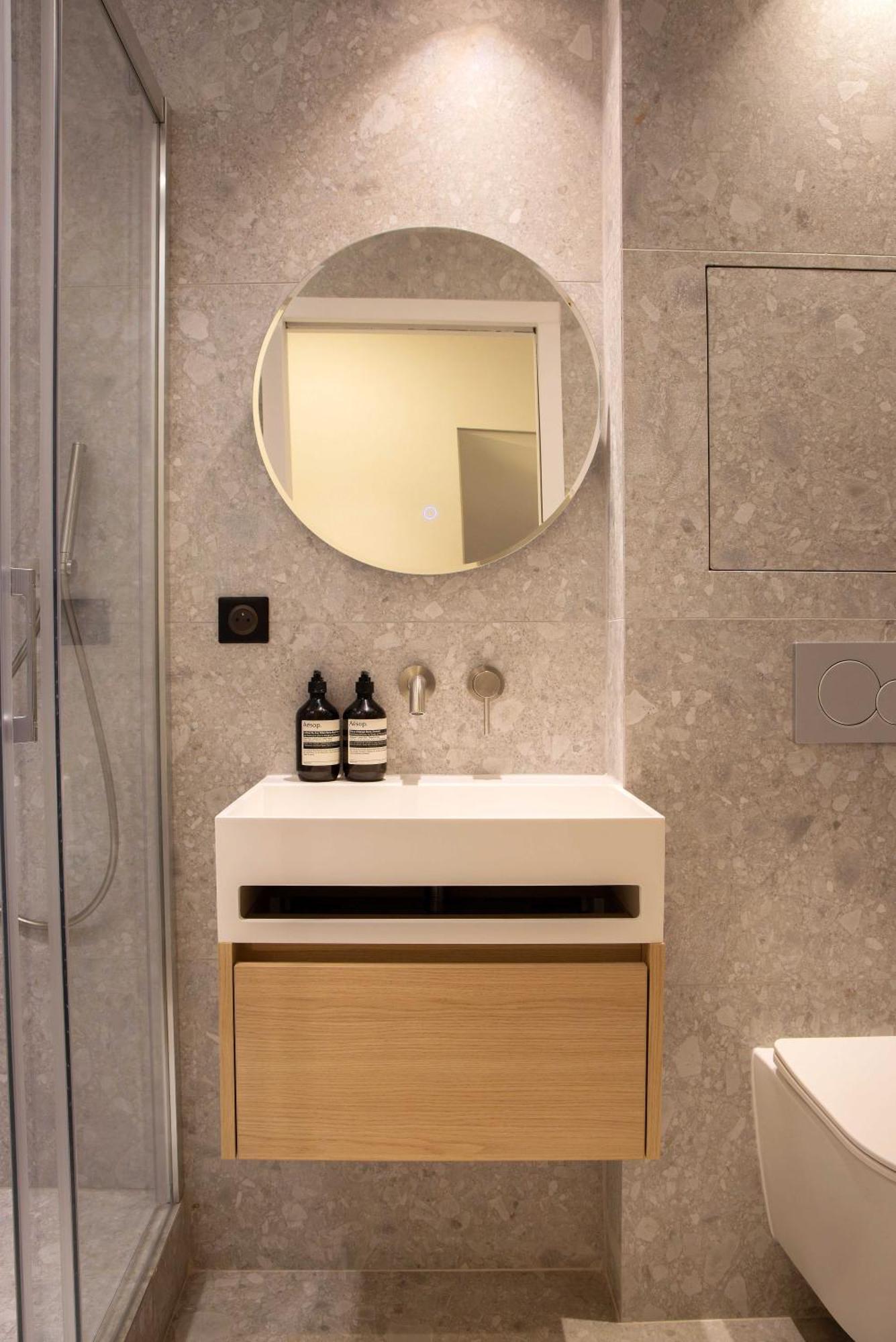 Modern -ac-1br-4p-pantheon Apartment *