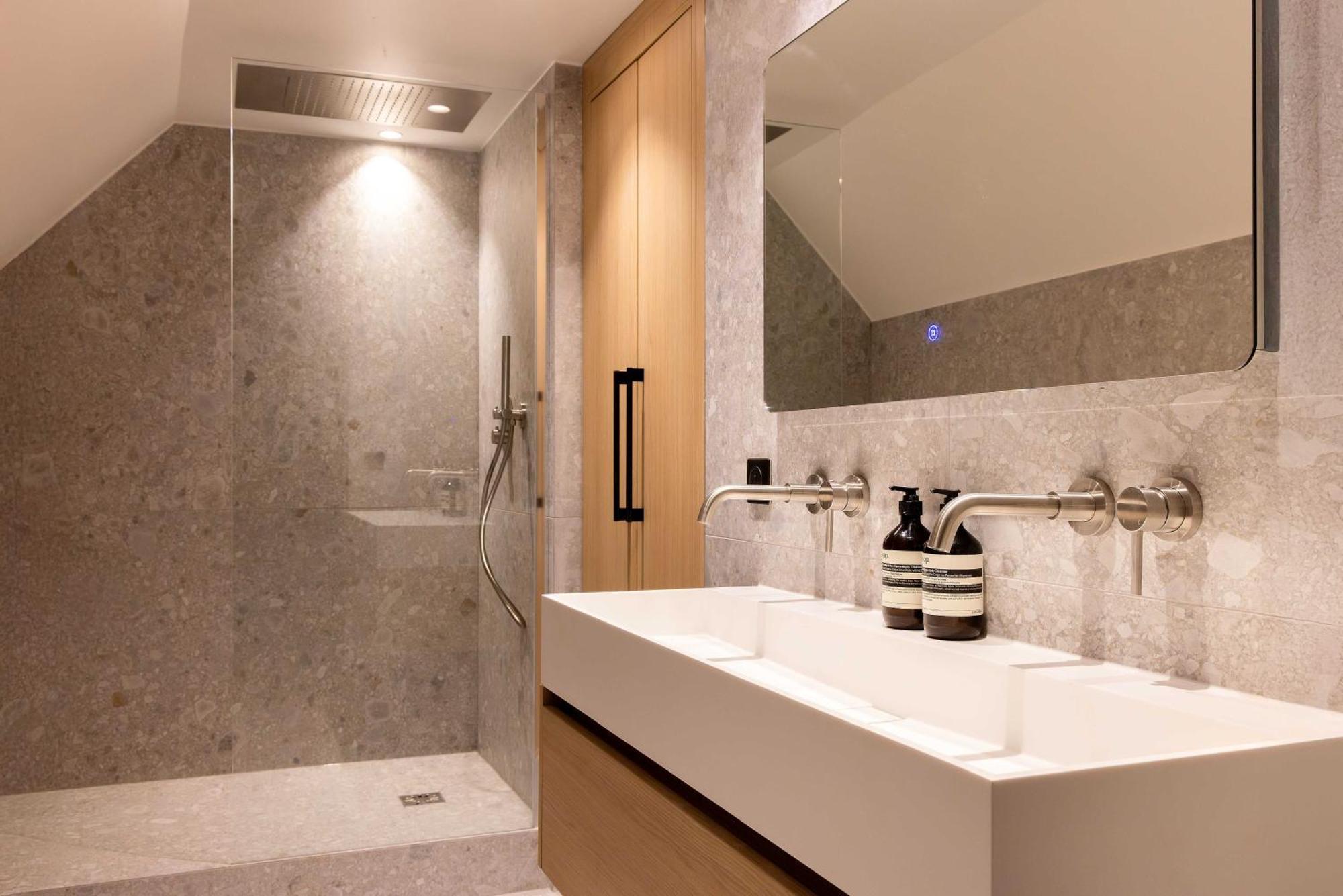 Modern -ac-1br-4p-pantheon * Paris