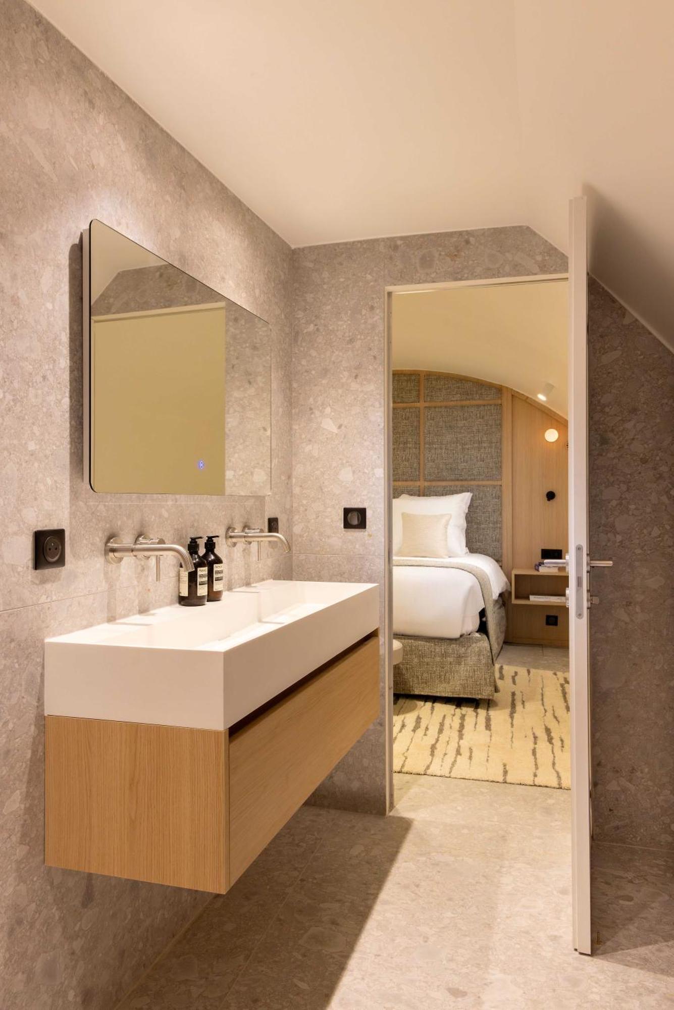 Apartment Modern -ac-1br-4p-pantheon