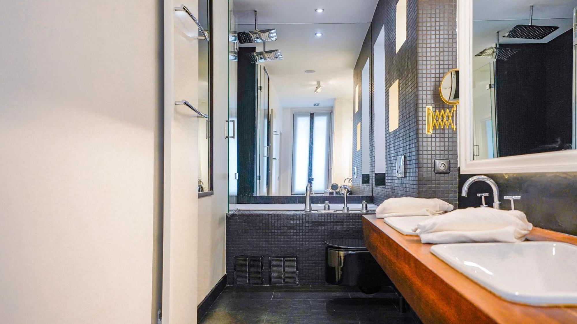 Luxury Jungle Loft With Private Garden, Jacuzzi & Hammam Apartment *