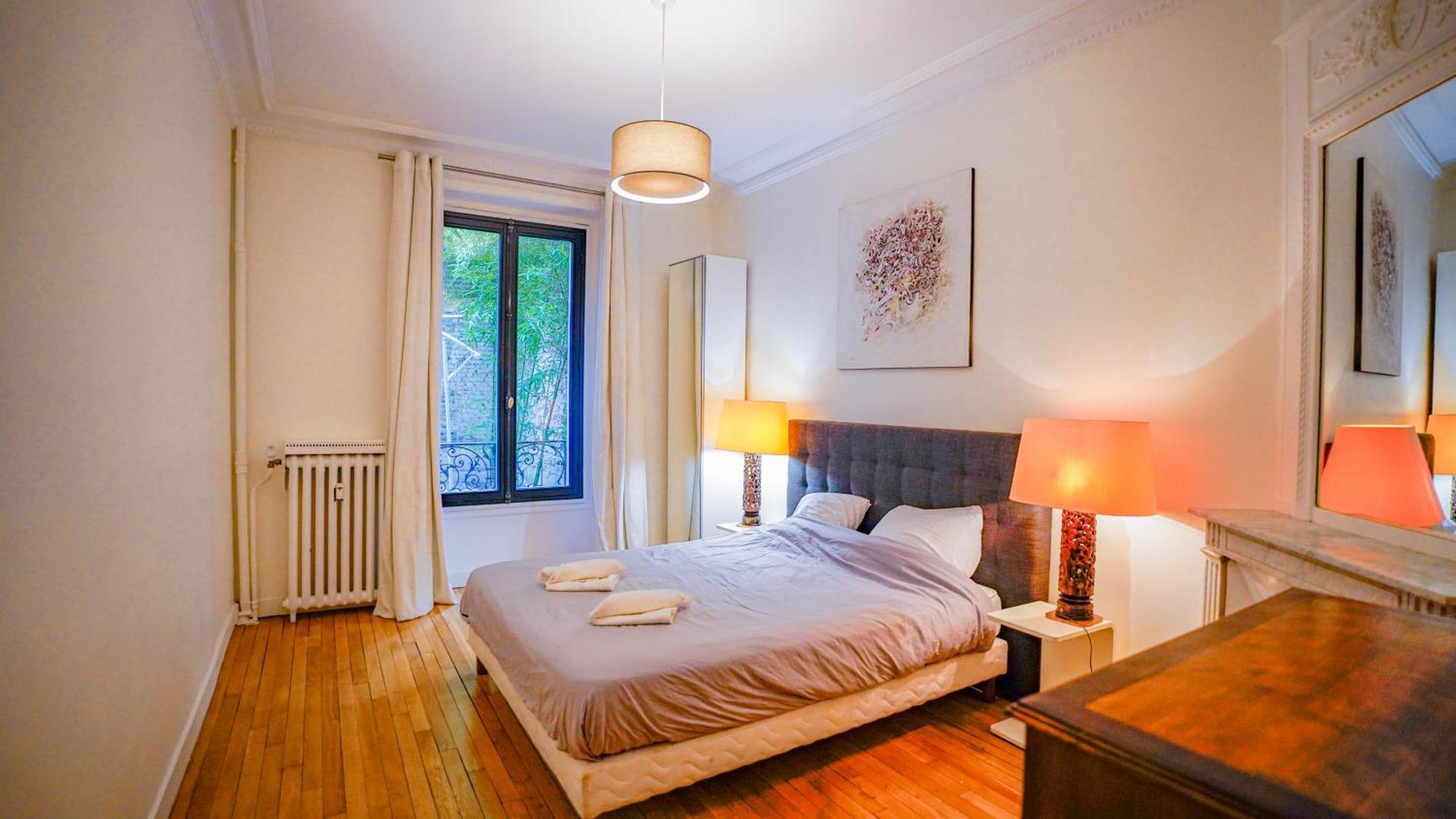 Luxury Jungle Loft With Private Garden, Jacuzzi & Hammam * Paris
