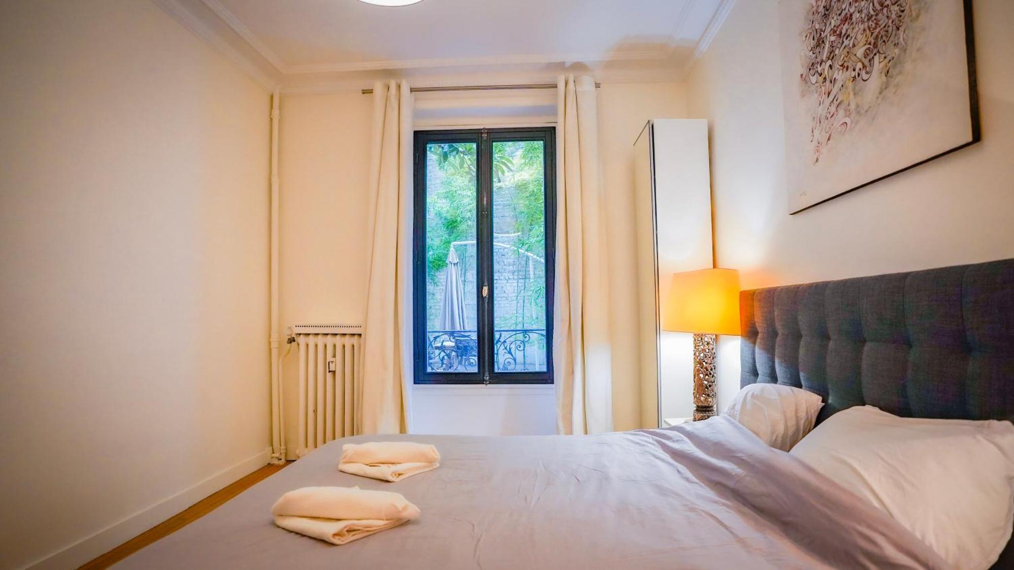 Luxury Jungle Loft With Private Garden, Jacuzzi & Hammam * Paris