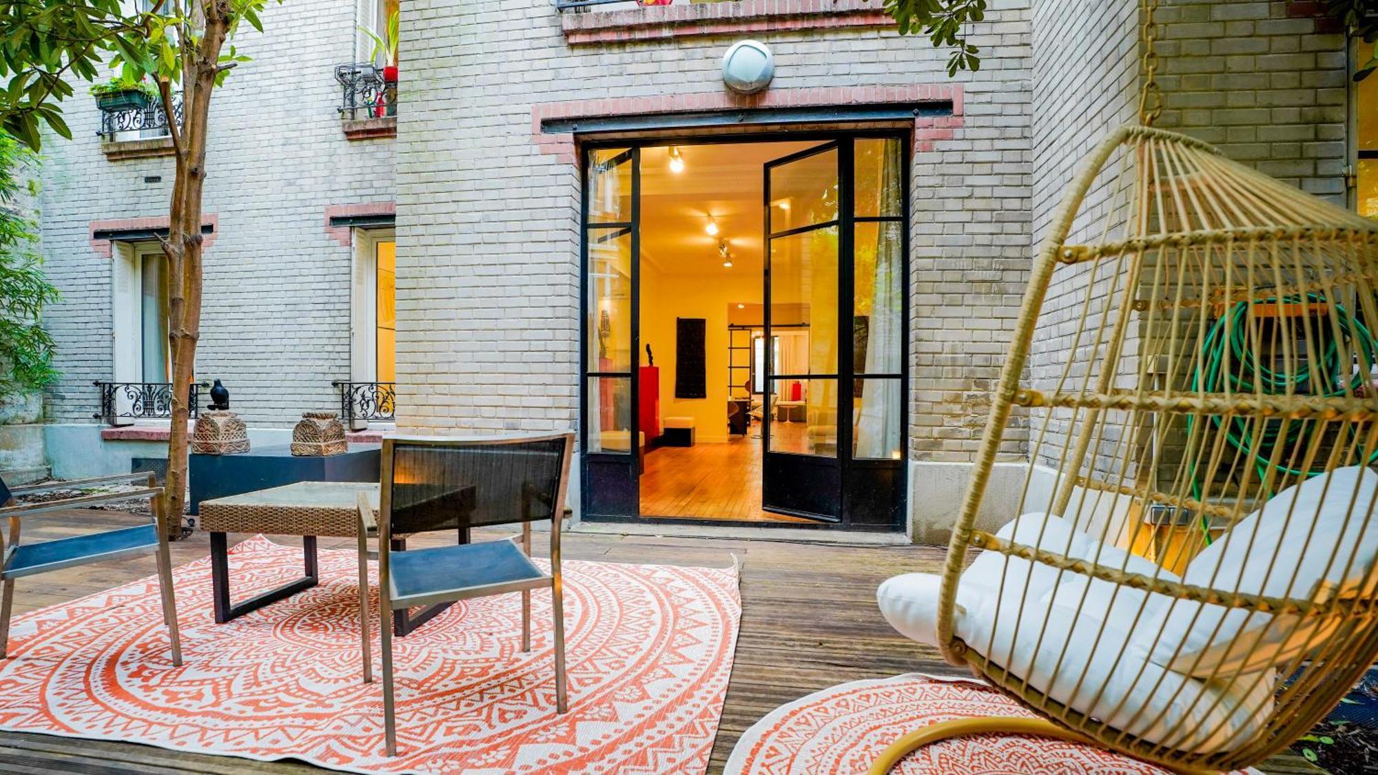 Luxury Jungle Loft With Private Garden, Jacuzzi & Hammam Paris