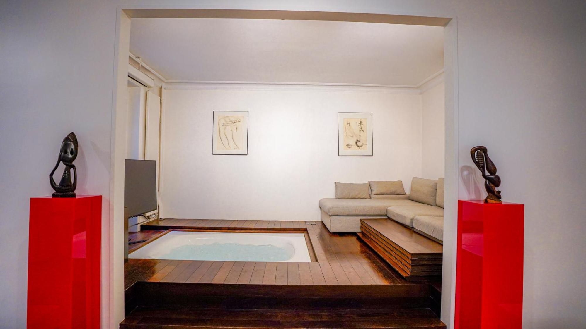 Luxury Jungle Loft With Private Garden, Jacuzzi & Hammam *