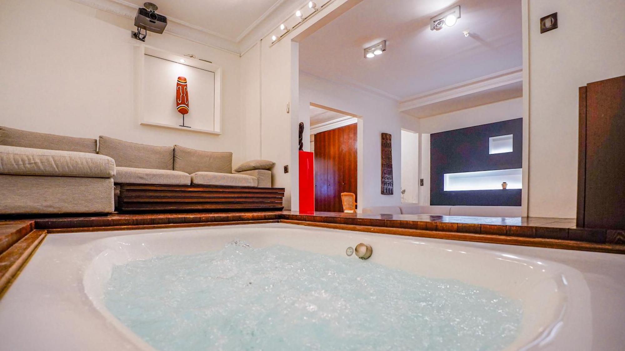 Luxury Jungle Loft With Private Garden, Jacuzzi & Hammam Apartment *