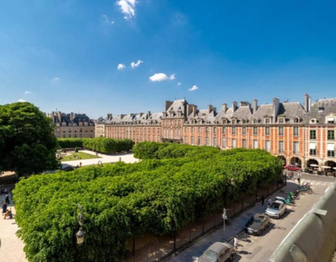 Renovated In The Heart Of The Marais Apartment