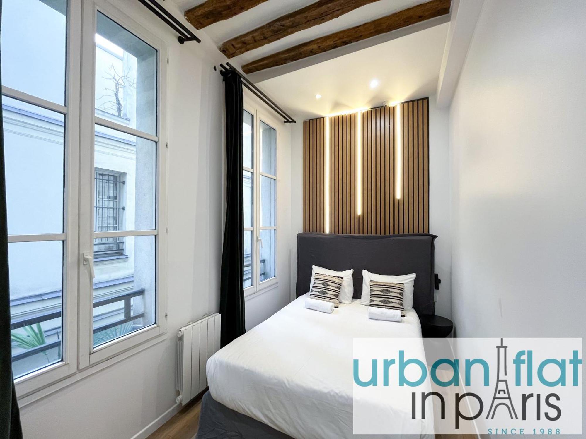 Urban Flat 67 - Spacious Parisian Flat In