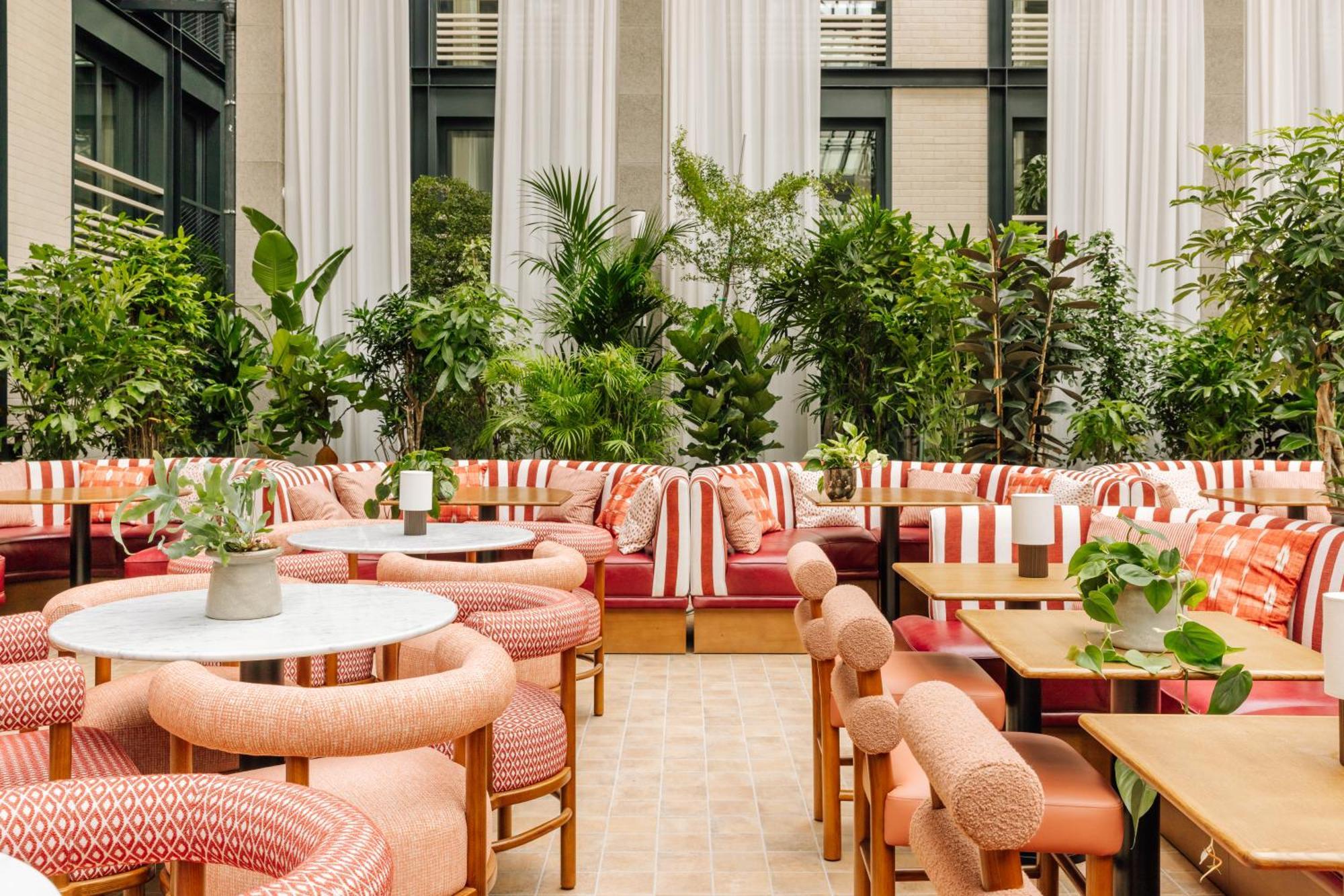 Hotel Le Jardin De Verre By Locke Paris