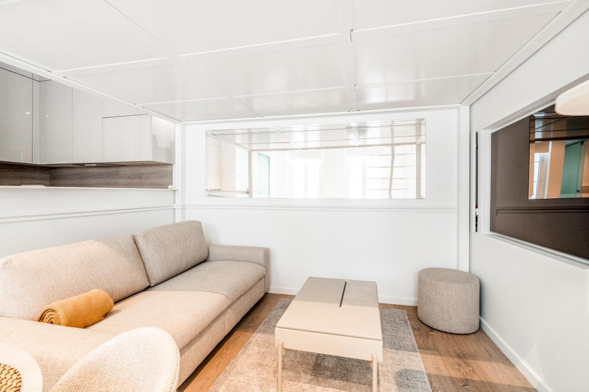 Elegant Luxury 1st Apartment *