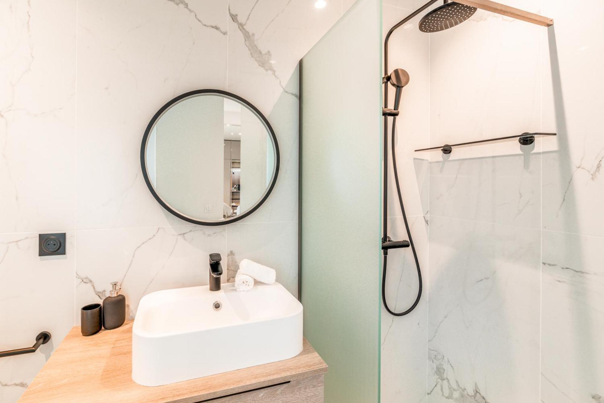 Elegant Luxury 1st Apartment Paris