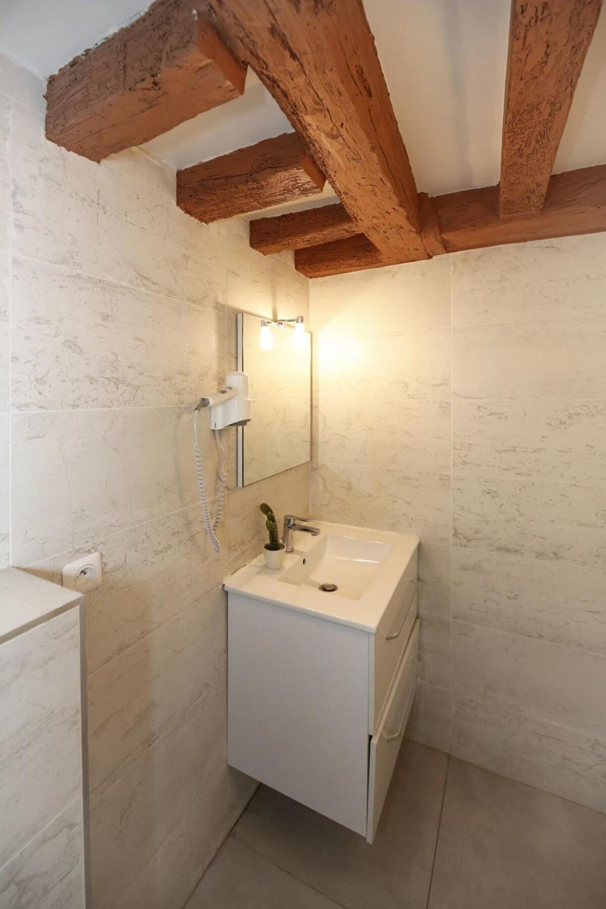 Parisien 20m2 En Face Du Musee Grevin - 2p Apartamento *