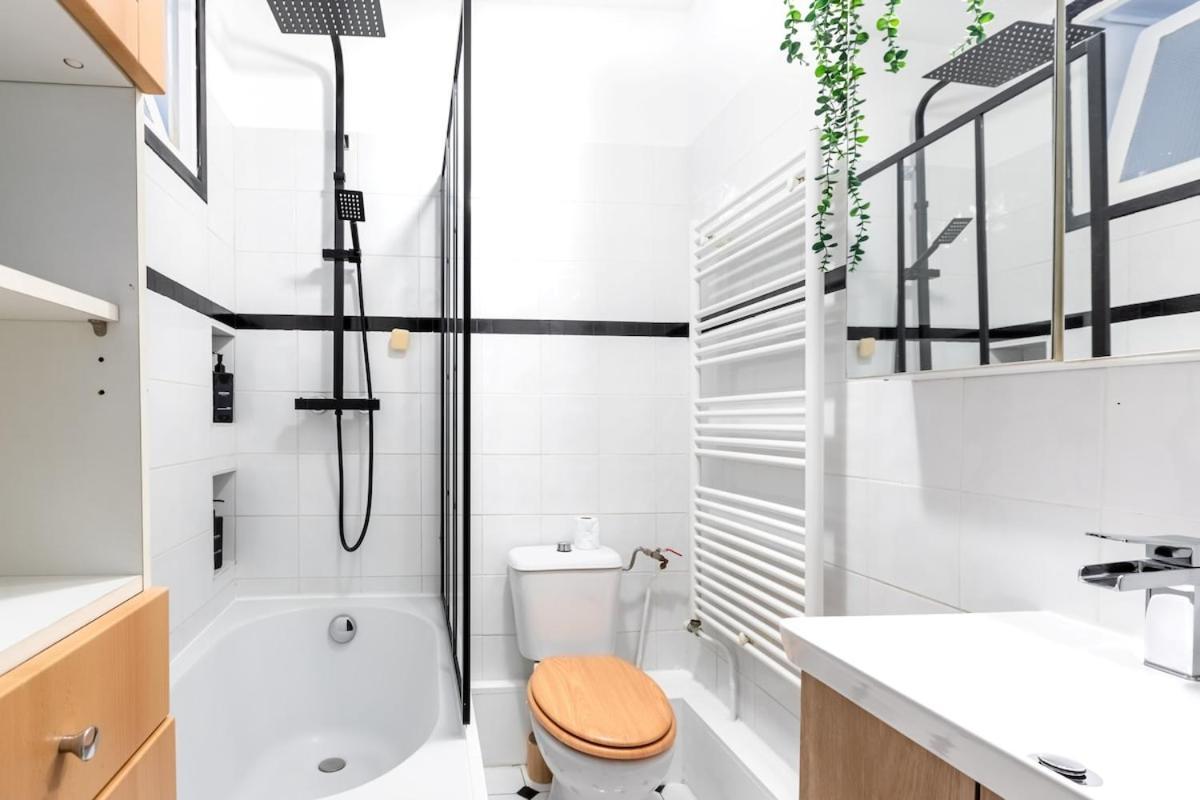 Cinema Apartment Paris