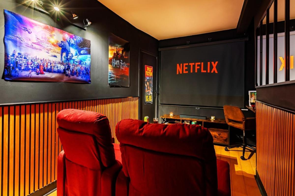 Cinema Apartment *