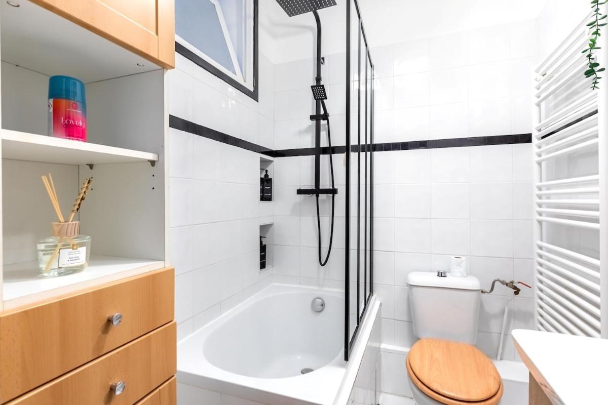 Cinema Apartment Paris