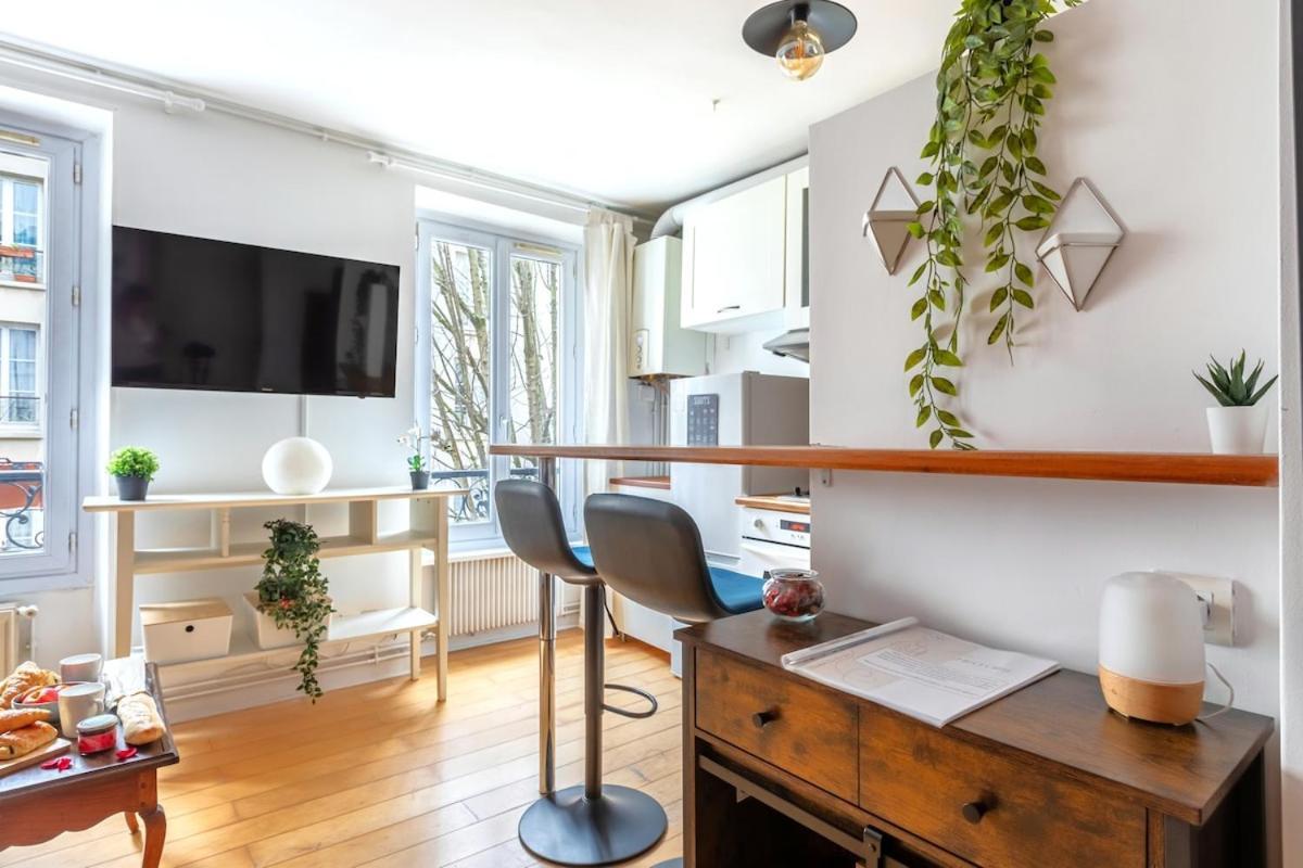 Cinema Apartment Paris