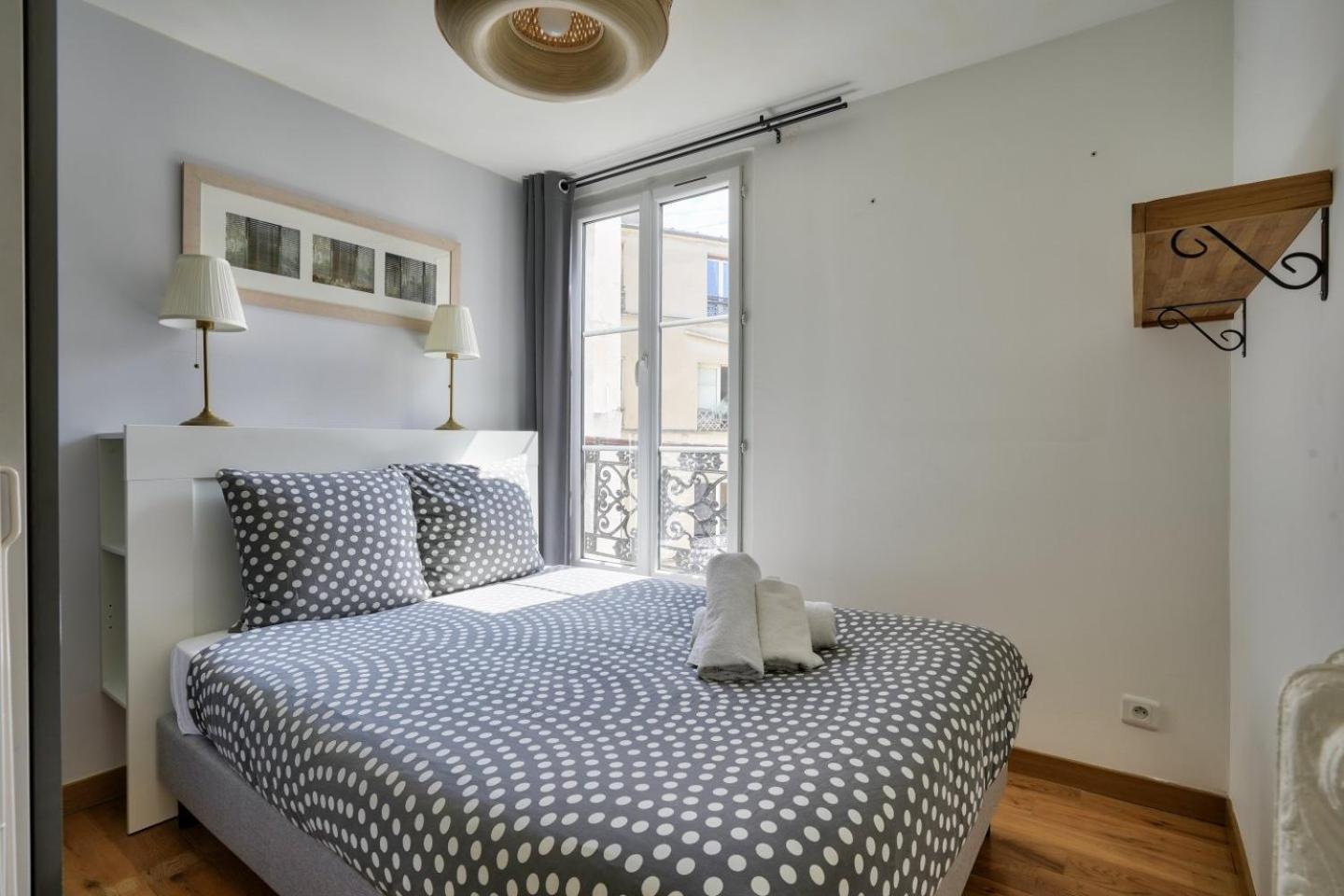 Apartment Stunning 1br Flat With Balcony Near Metro Station Paris