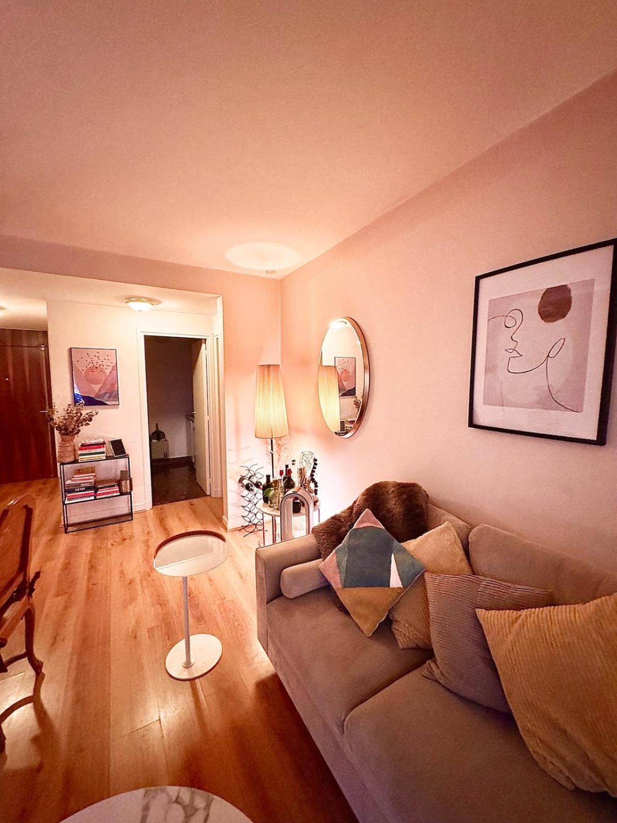 Charming Flat Beside Champs-elysees *