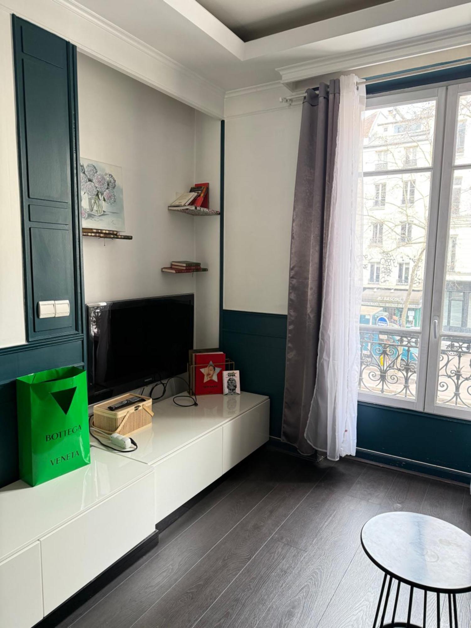 Center Of Marais Apartment Paris