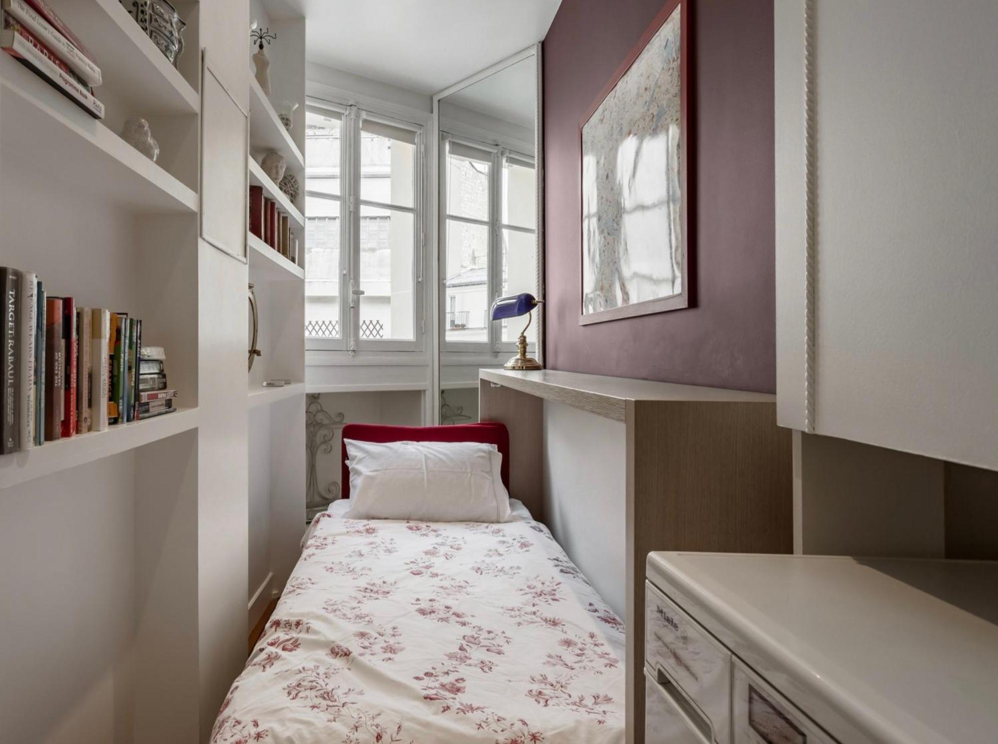 Brouilly One Block From Eiffel Tower Apartment