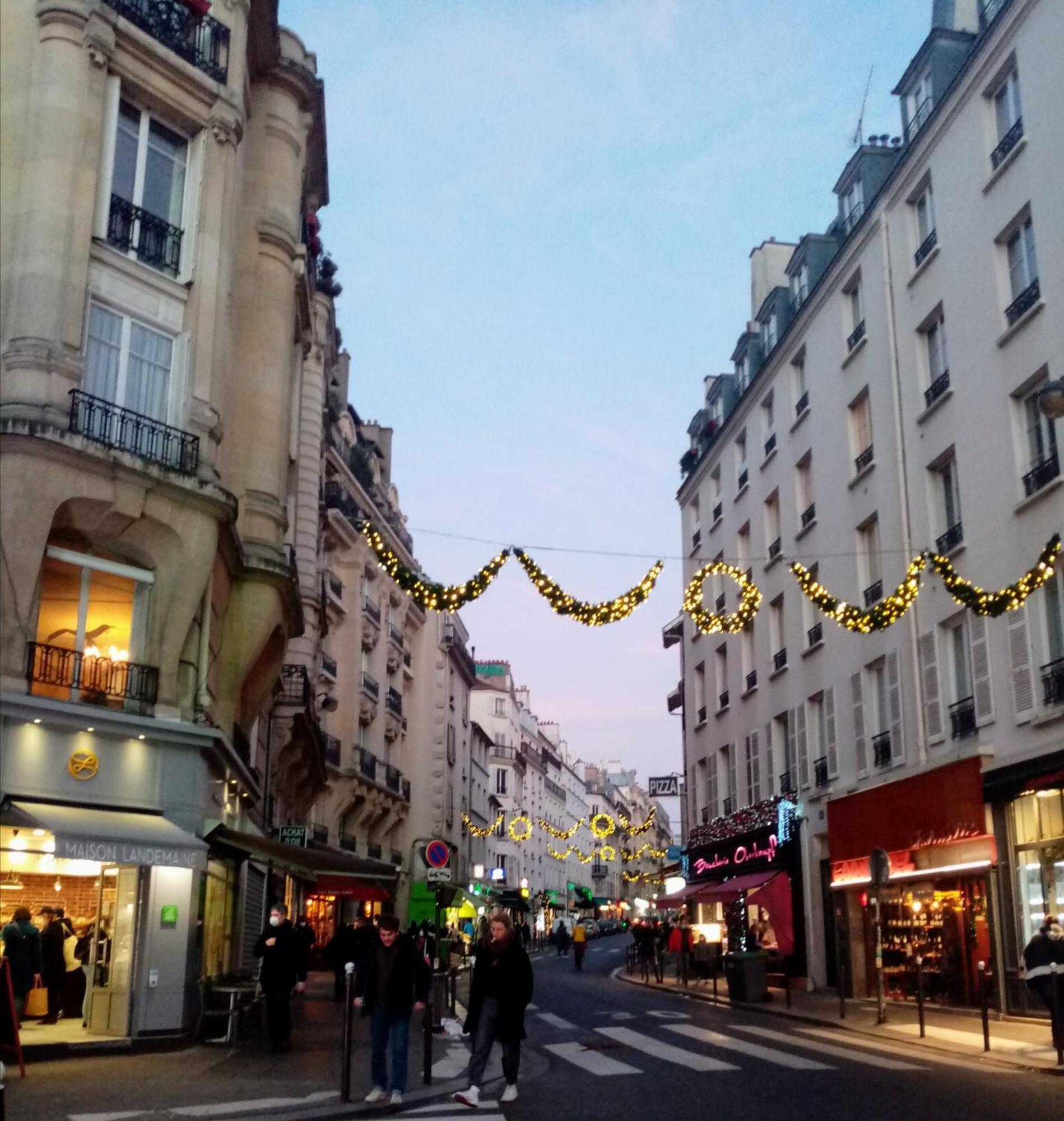 Avec Balcon Au Cœur Oberkampf, * Paris