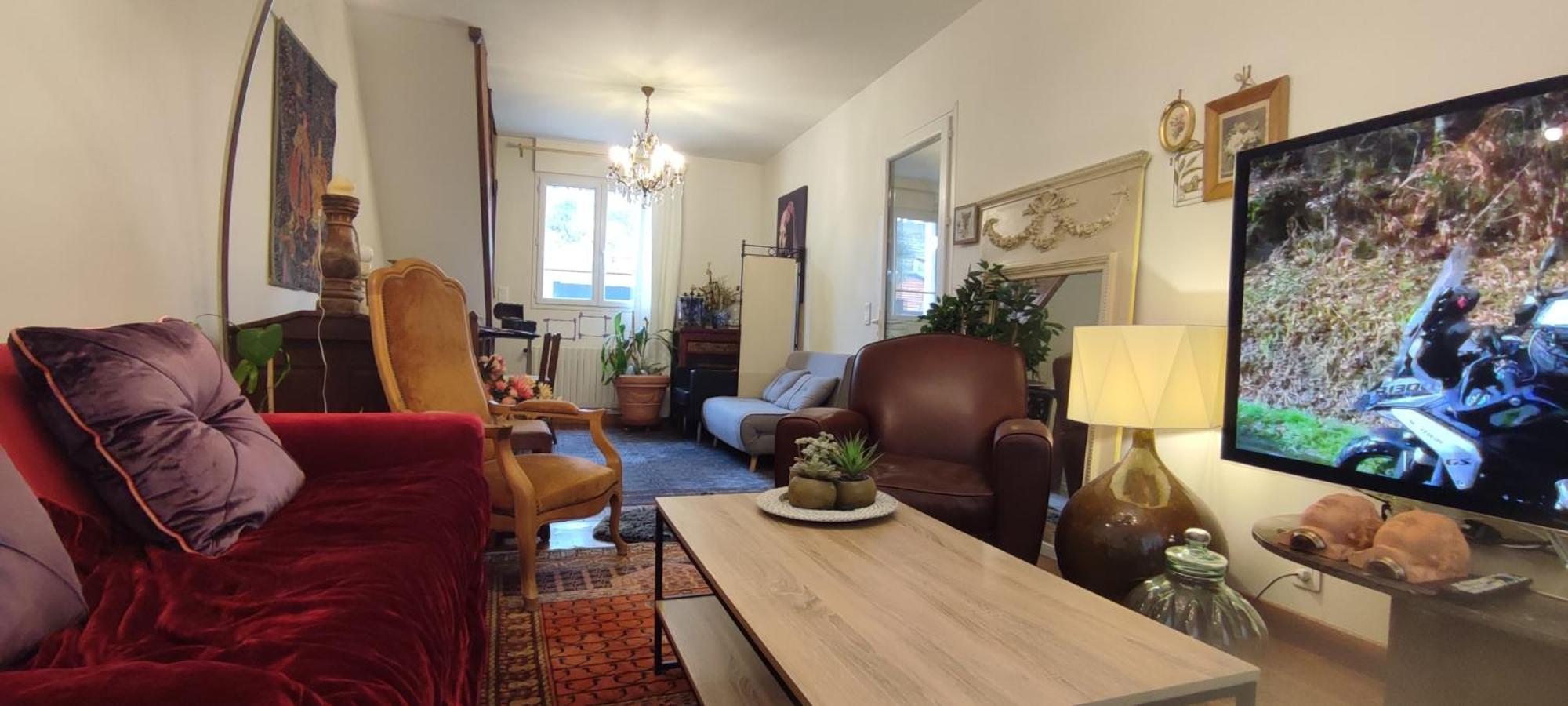 Holiday home Authentic House Entier 1920's Metro Line 7 For Groups