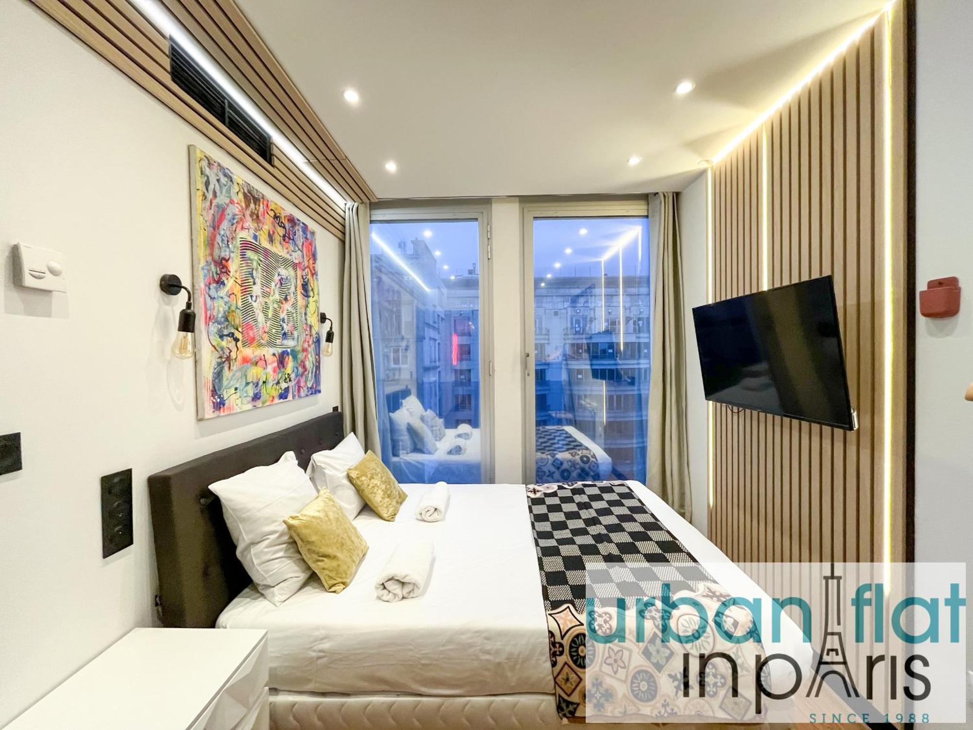 Urban Flat 129 - Art Champs-elysees *