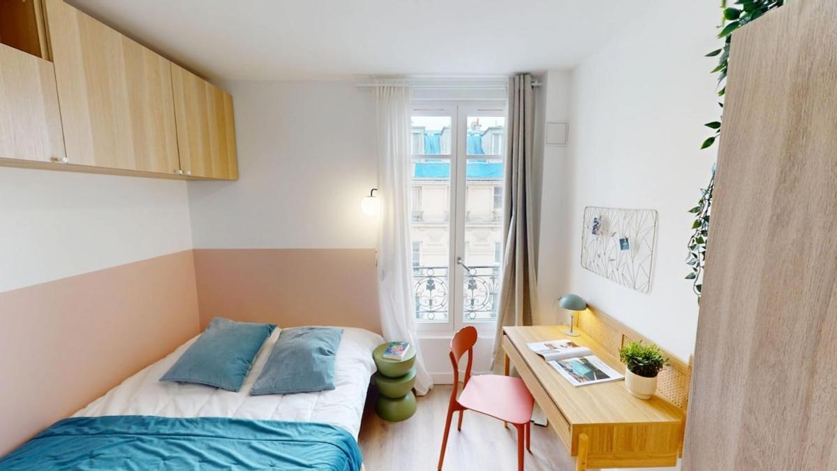 Beautiful Near The Canal Saint-martin * Paris