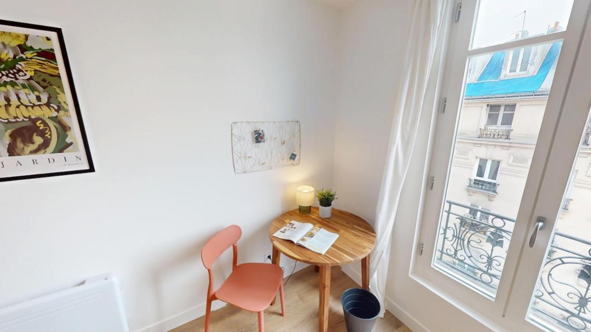 Beautiful Near The Canal Saint-martin Paris