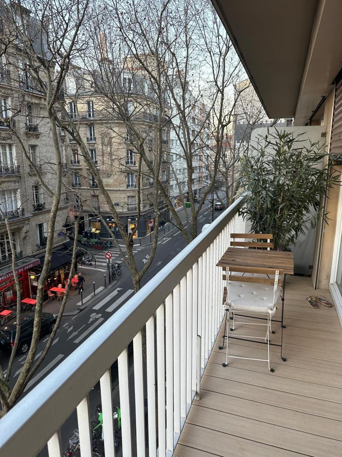 Apartment Vue Tour Eiffel Depuis La Rue