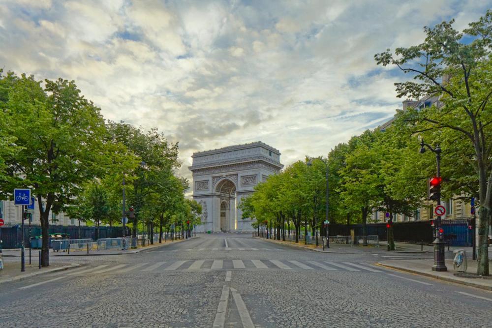 Spacious Arc De Triomphe - Champs-elysees Paris
