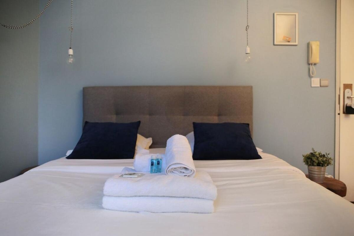 405 - Sejour Romantique Dans Un De 5 Apartment *