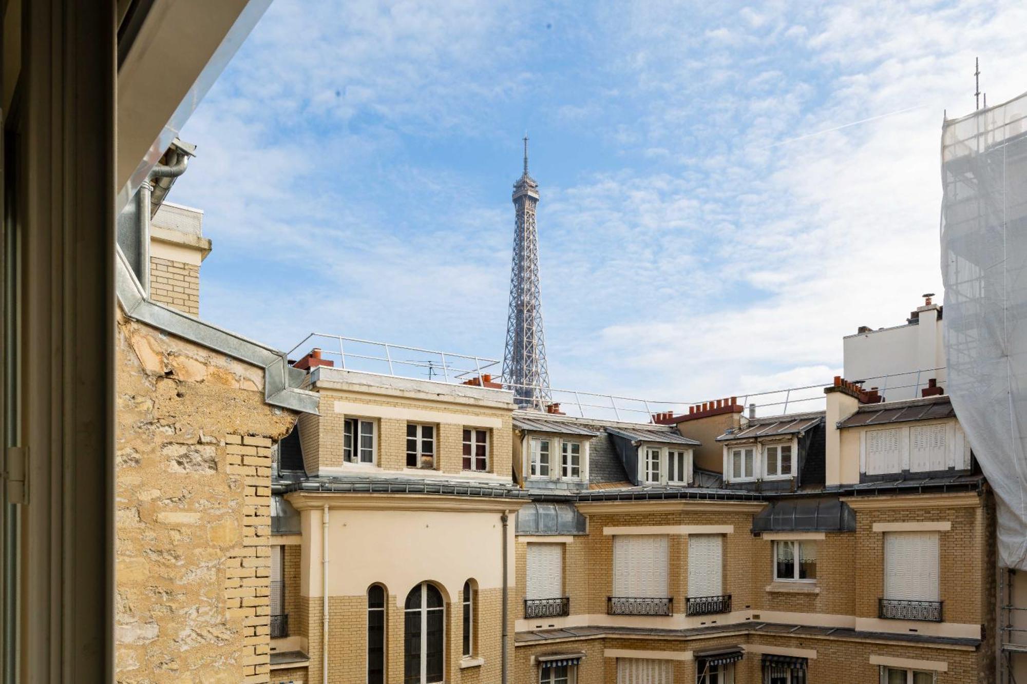 Superb Trocadero Eiffel Tower