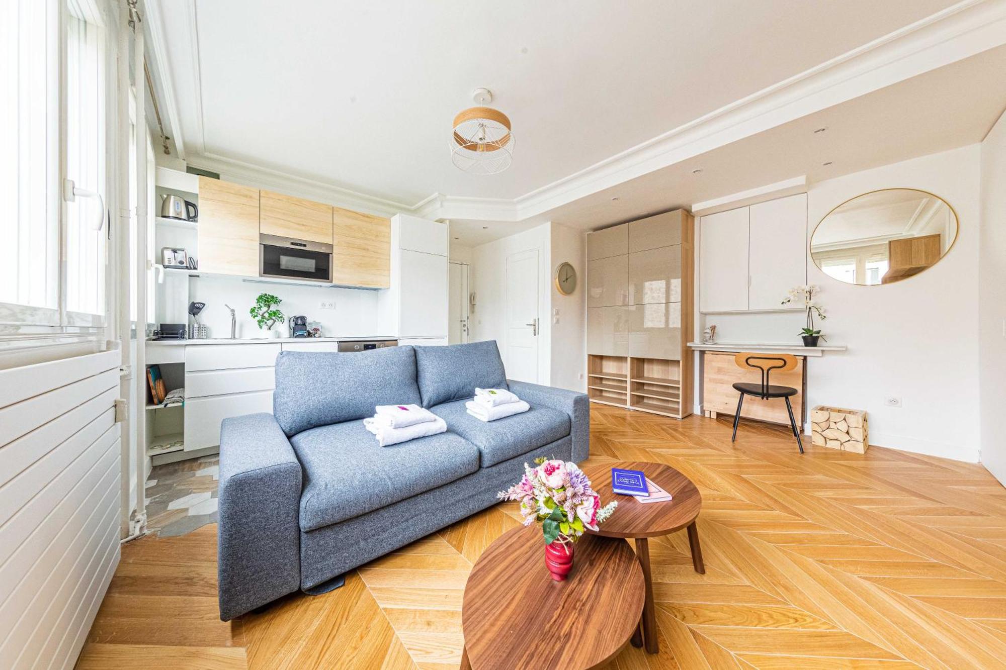 Superb Trocadero Eiffel Tower Apartment Paris