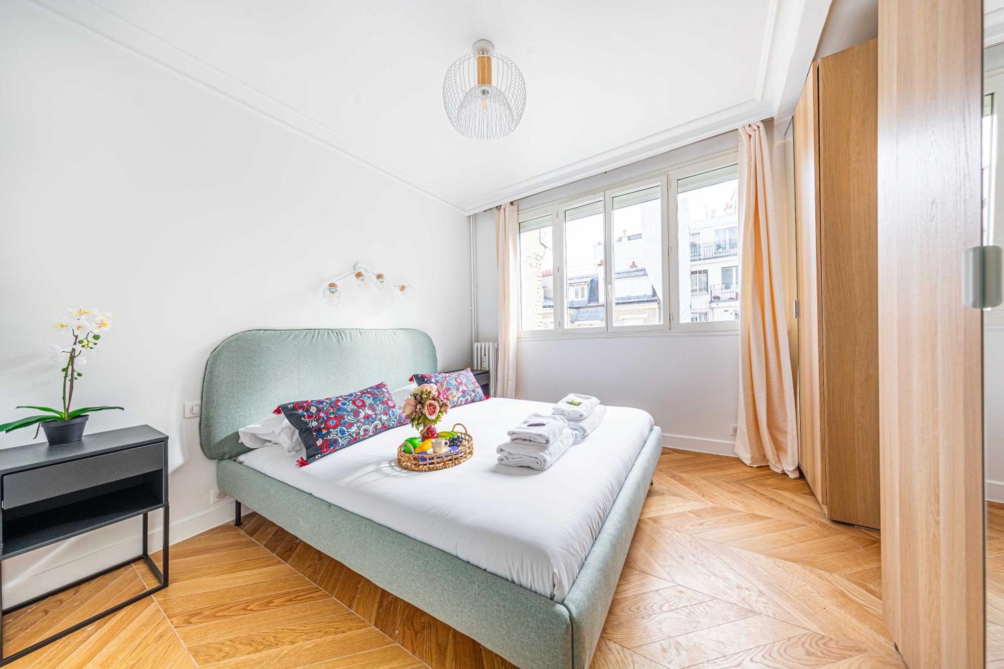 Superb Trocadero Eiffel Tower Apartment *