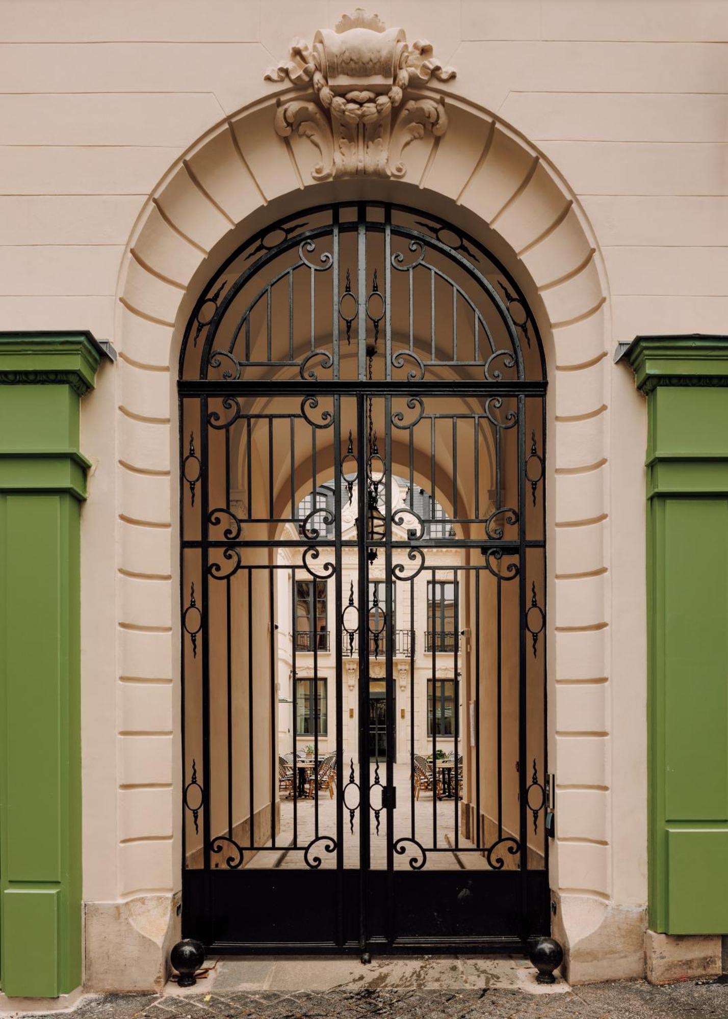 Le Jardin De Verre By Locke Hotel 4*