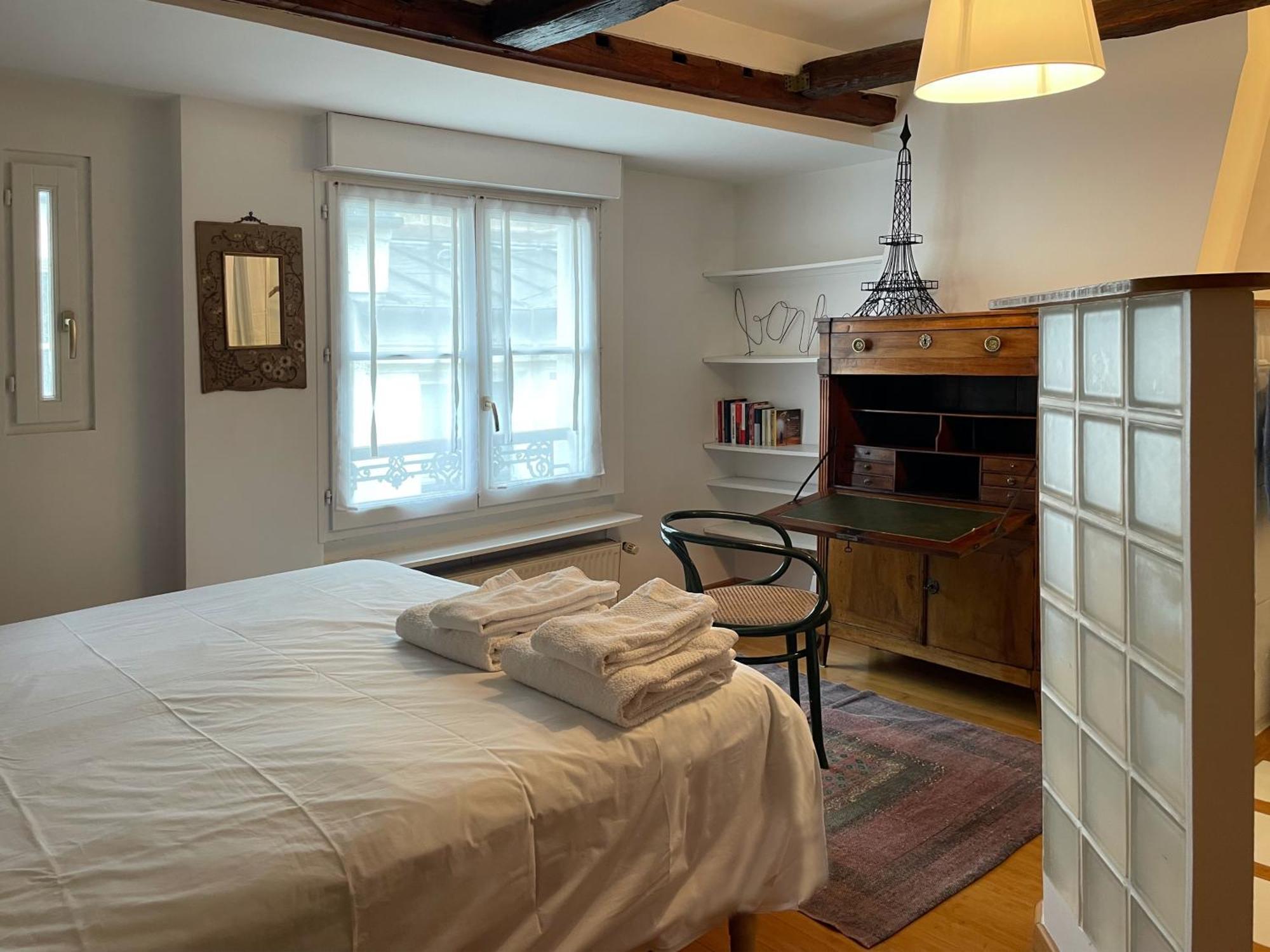 Odeon 1 Bedroom, Ac, Lift, Terrace, Garage * Paris