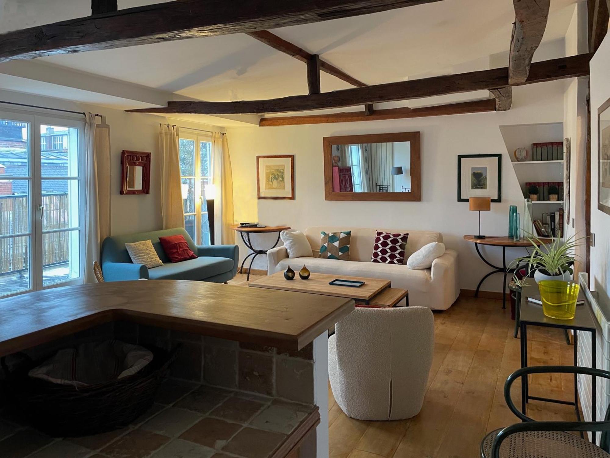 Odeon 1 Bedroom, Ac, Lift, Terrace, Garage Apartment