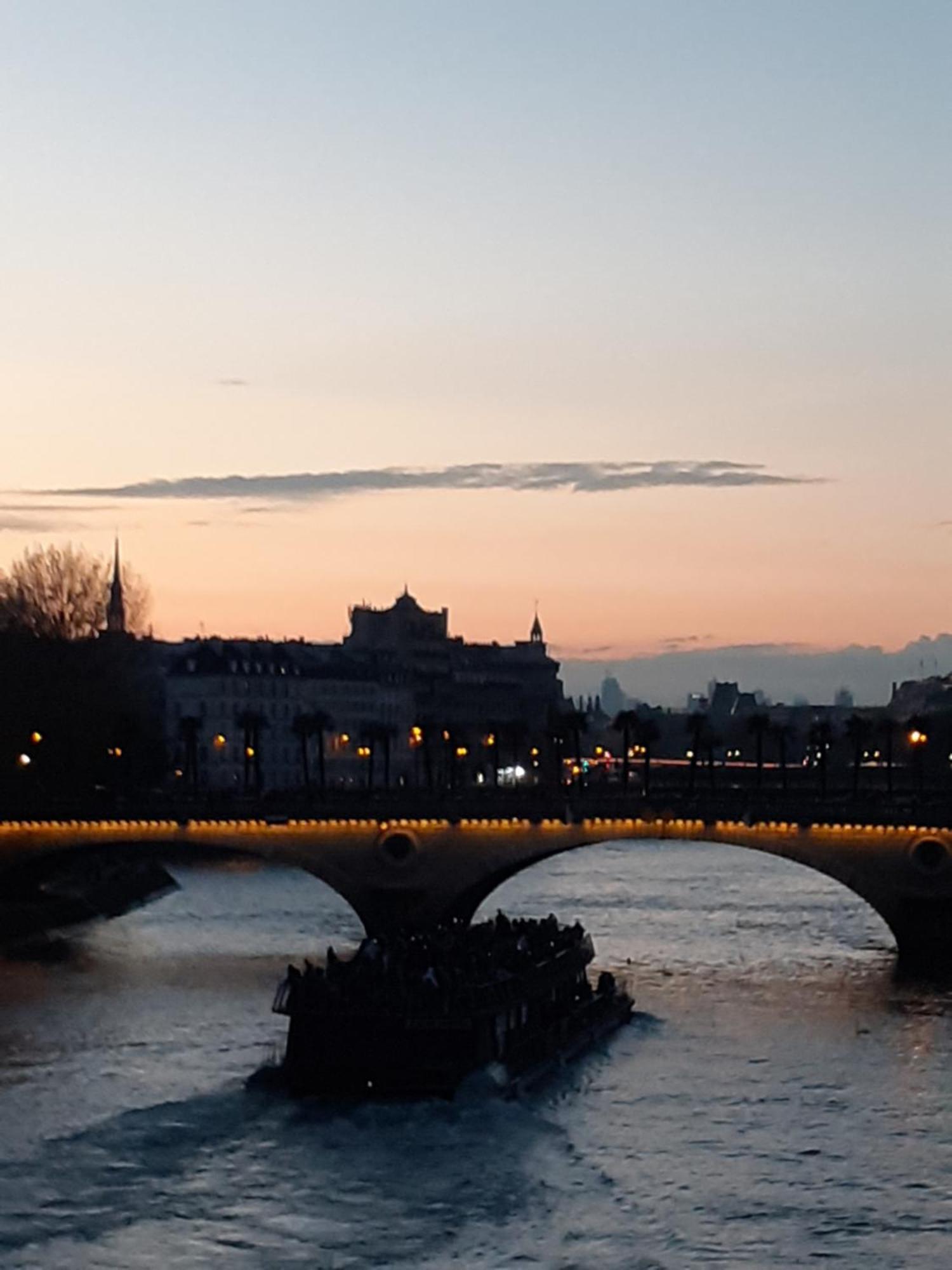 Studette 4 Paris