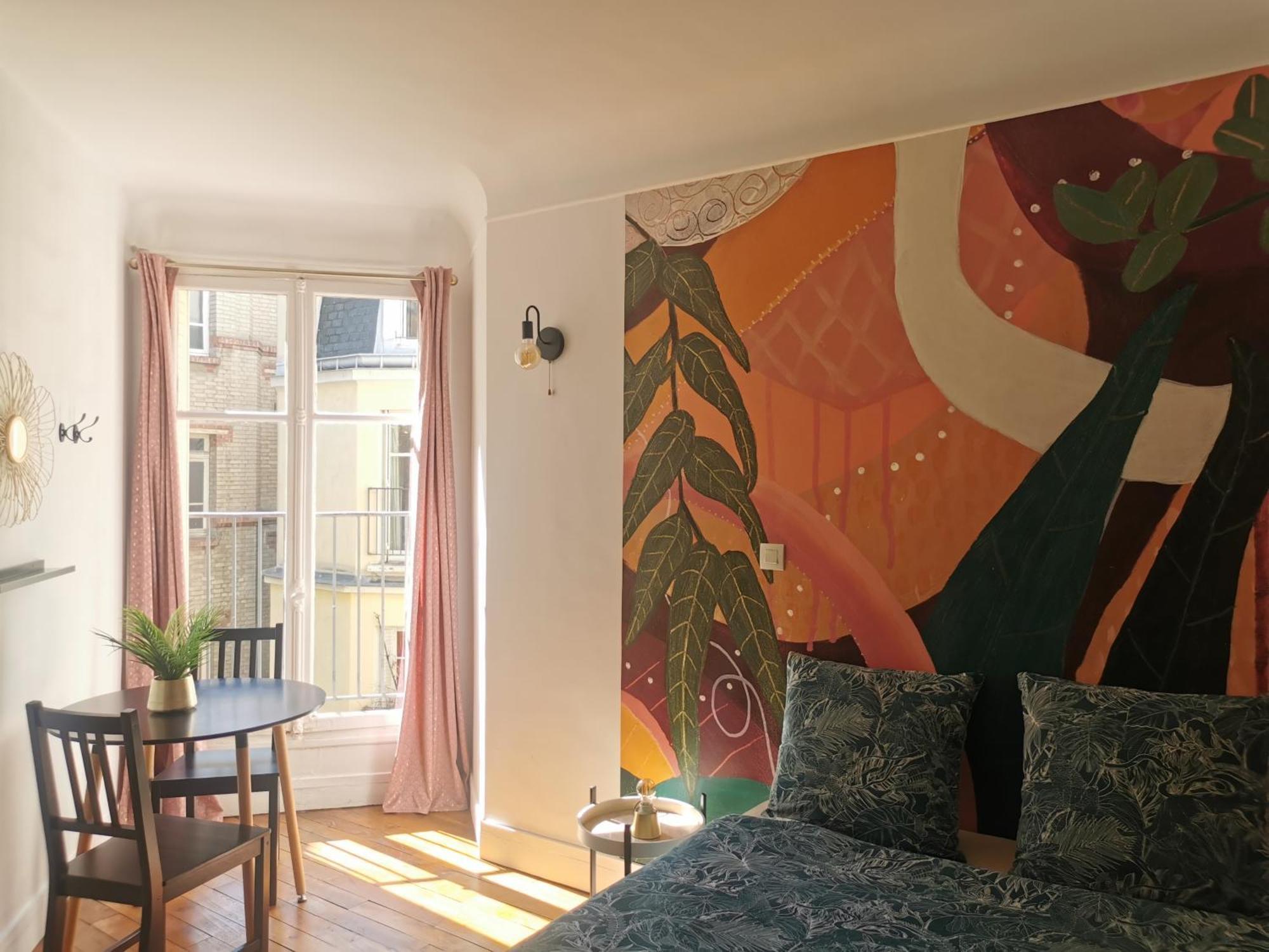 Bright Loft In Montmartre Paris