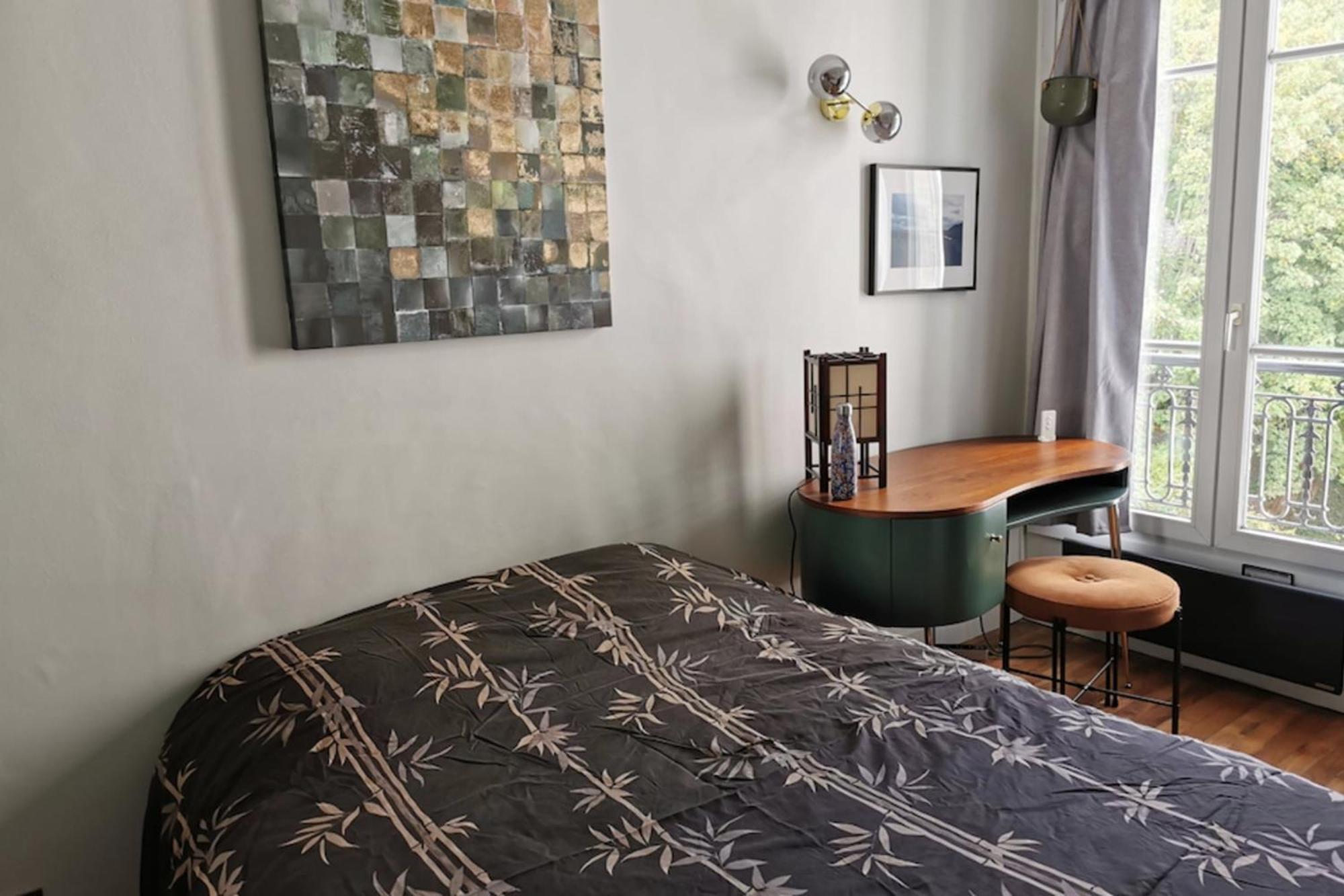T2 In The Heart Of Pere Lachaise Apartment