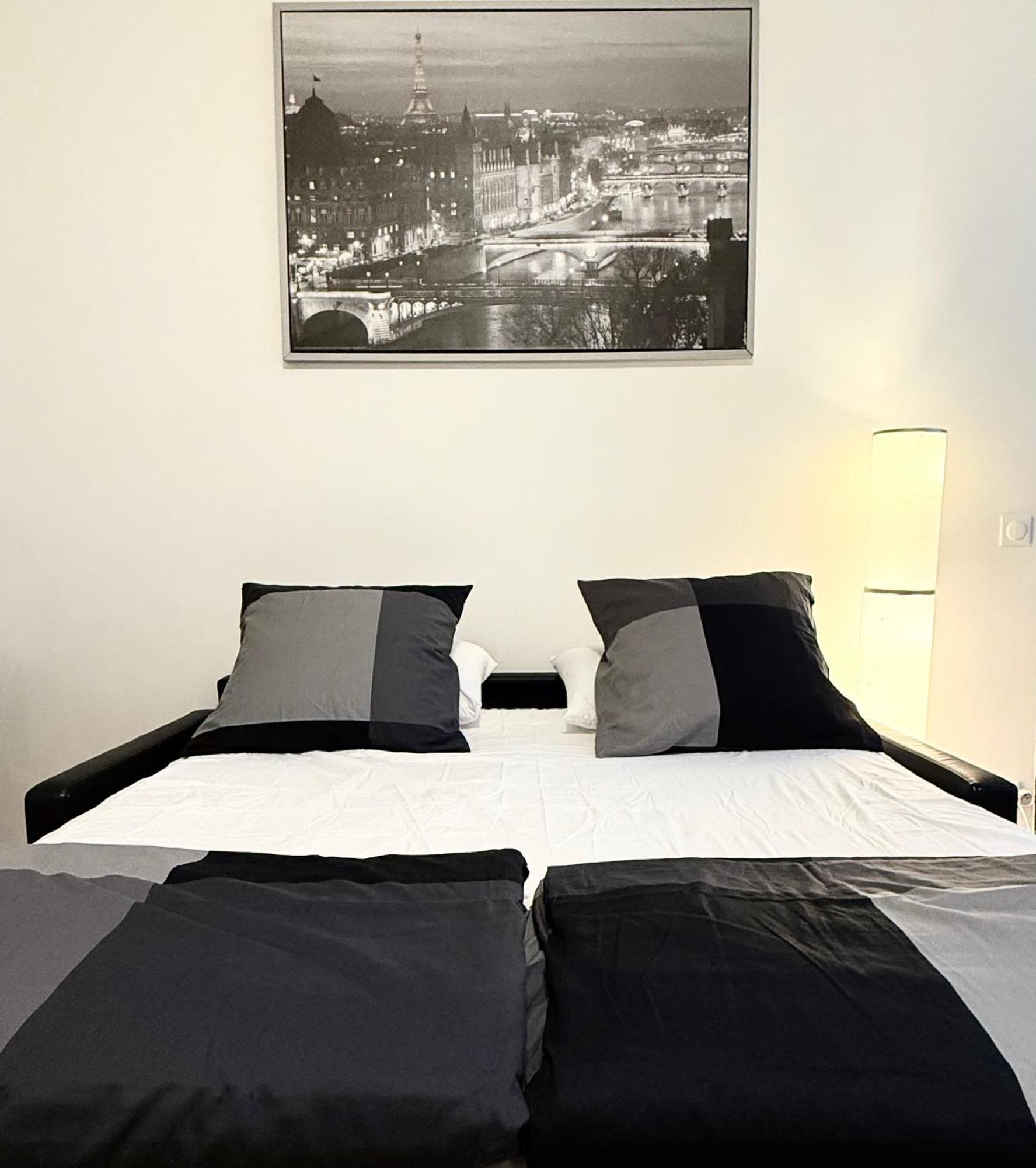 Family Champs Elysees Apartment Paris