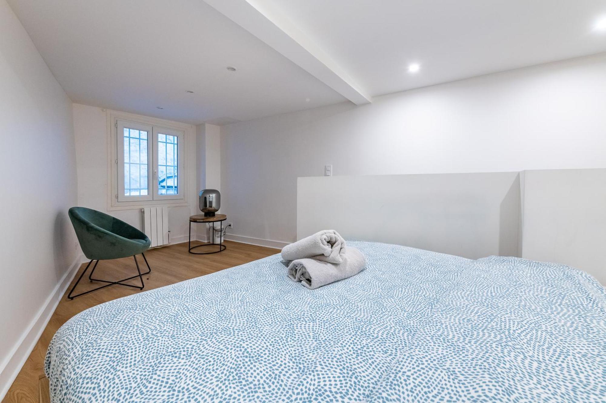 Apartment Le De Niro Magnifique Duplex Invalides Eiffel Tower 7 Pers