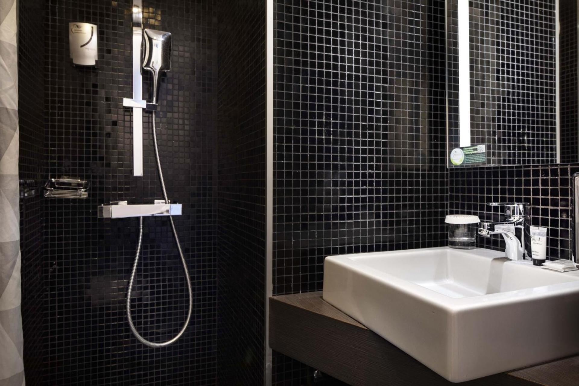 De La Gaîté Hotel 3*