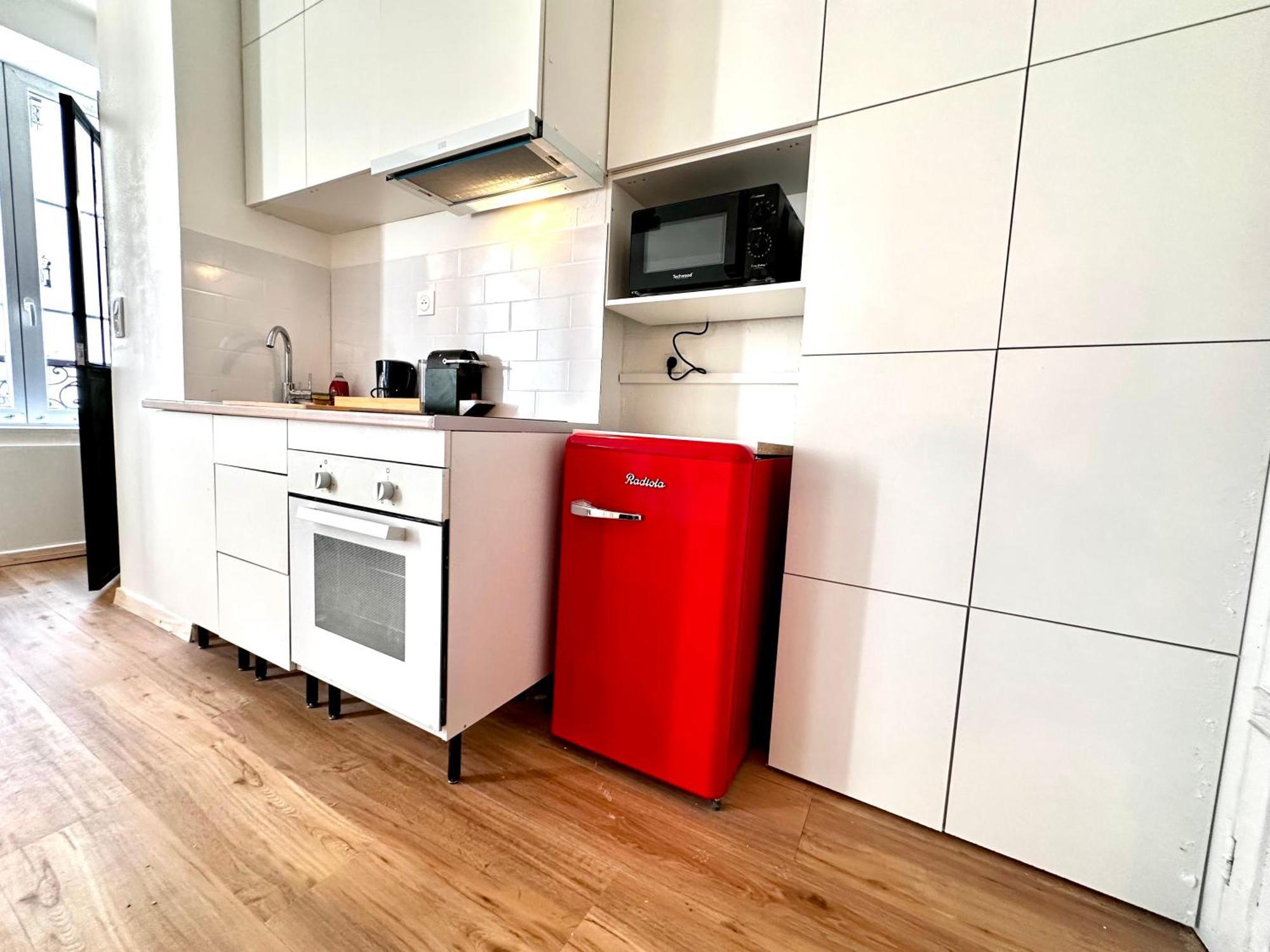 Sunny In The Heart Of 11eme Apartamento