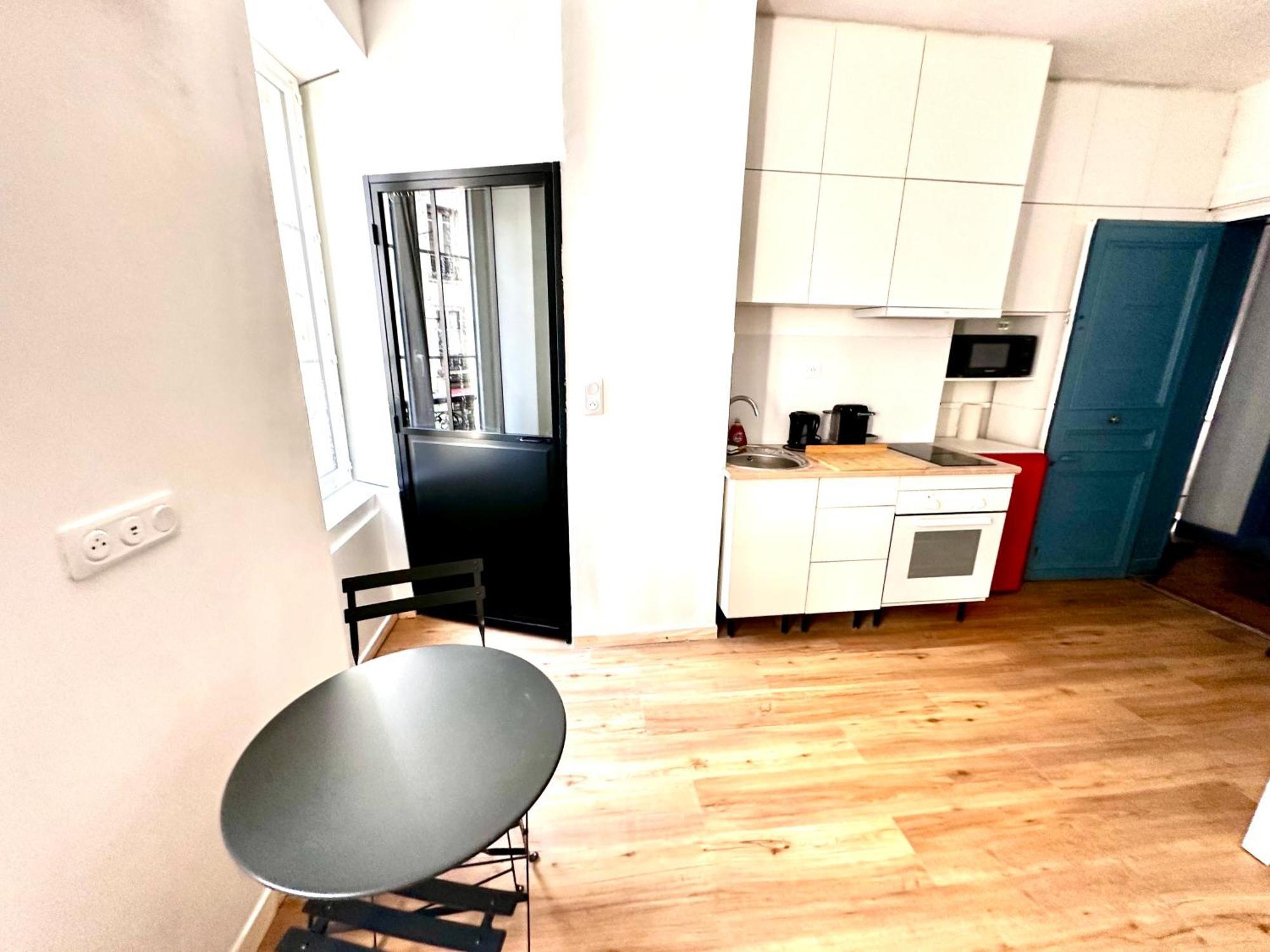Apartamento Sunny In The Heart Of 11eme