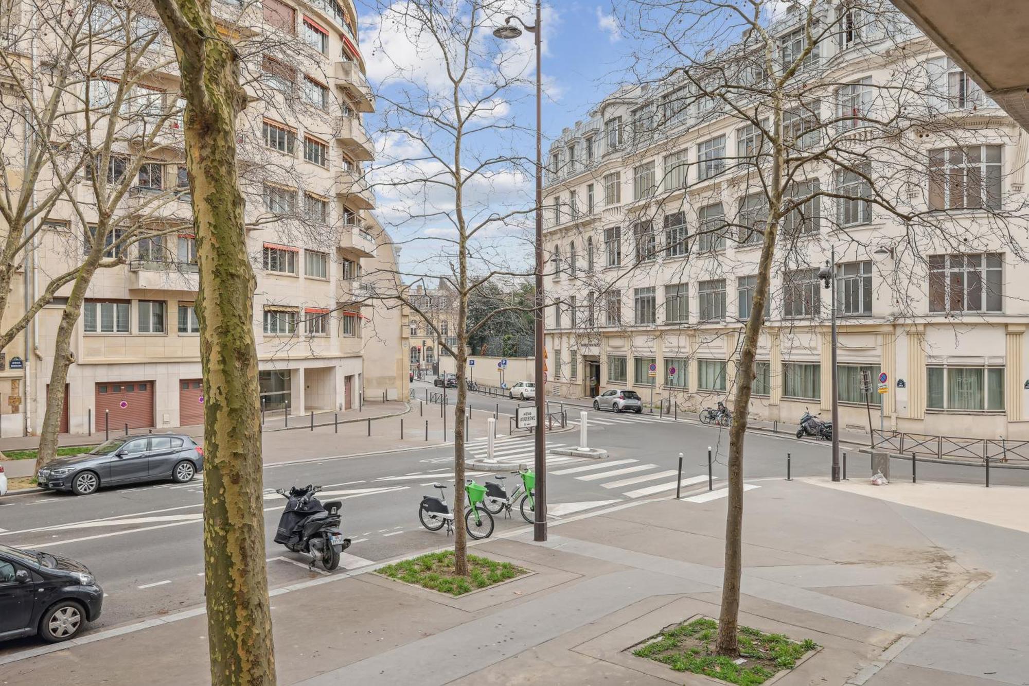 Near Des Invalides By Weekome *