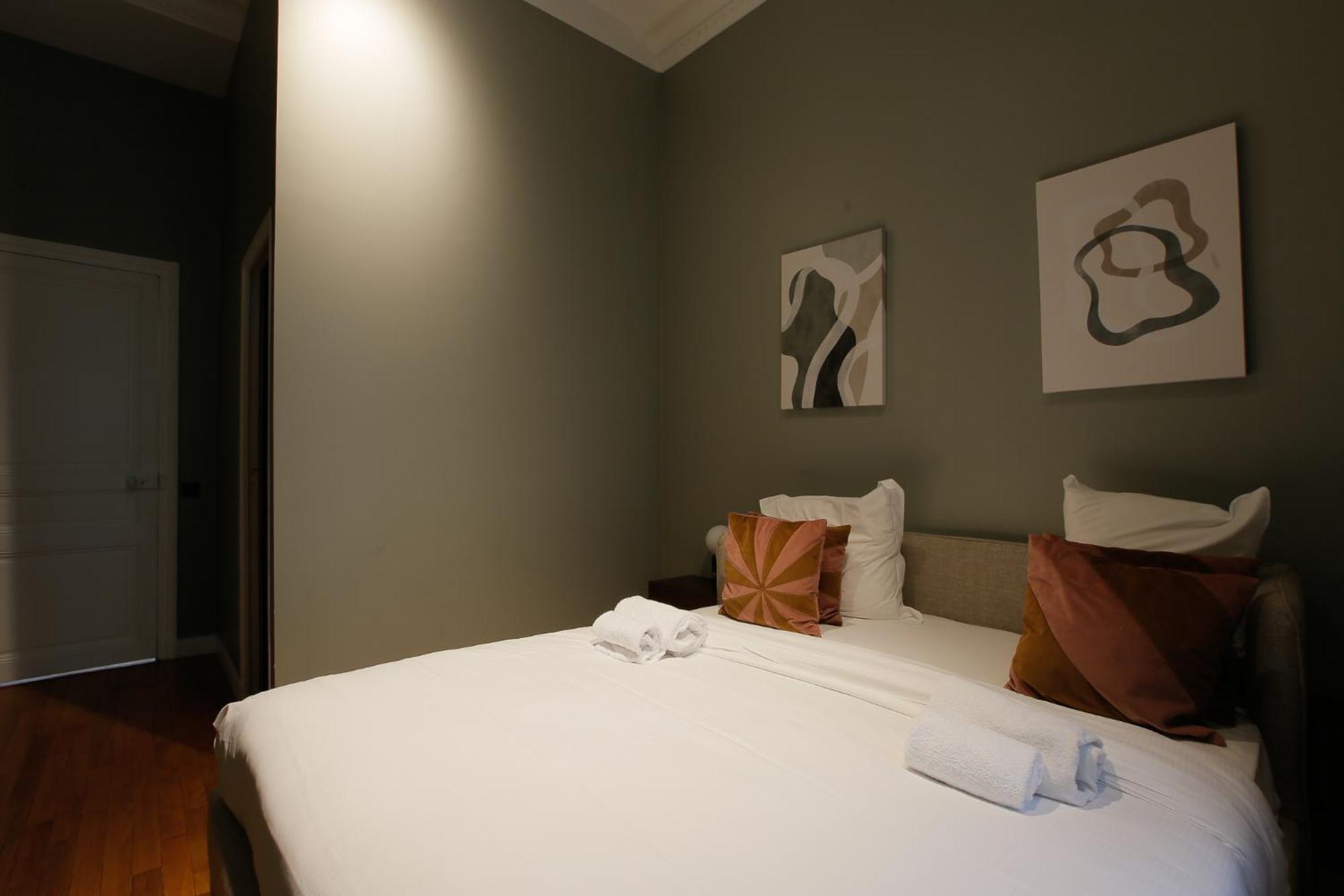 Grand 1br - Luxe Arc De Triomphe Apartment Paris