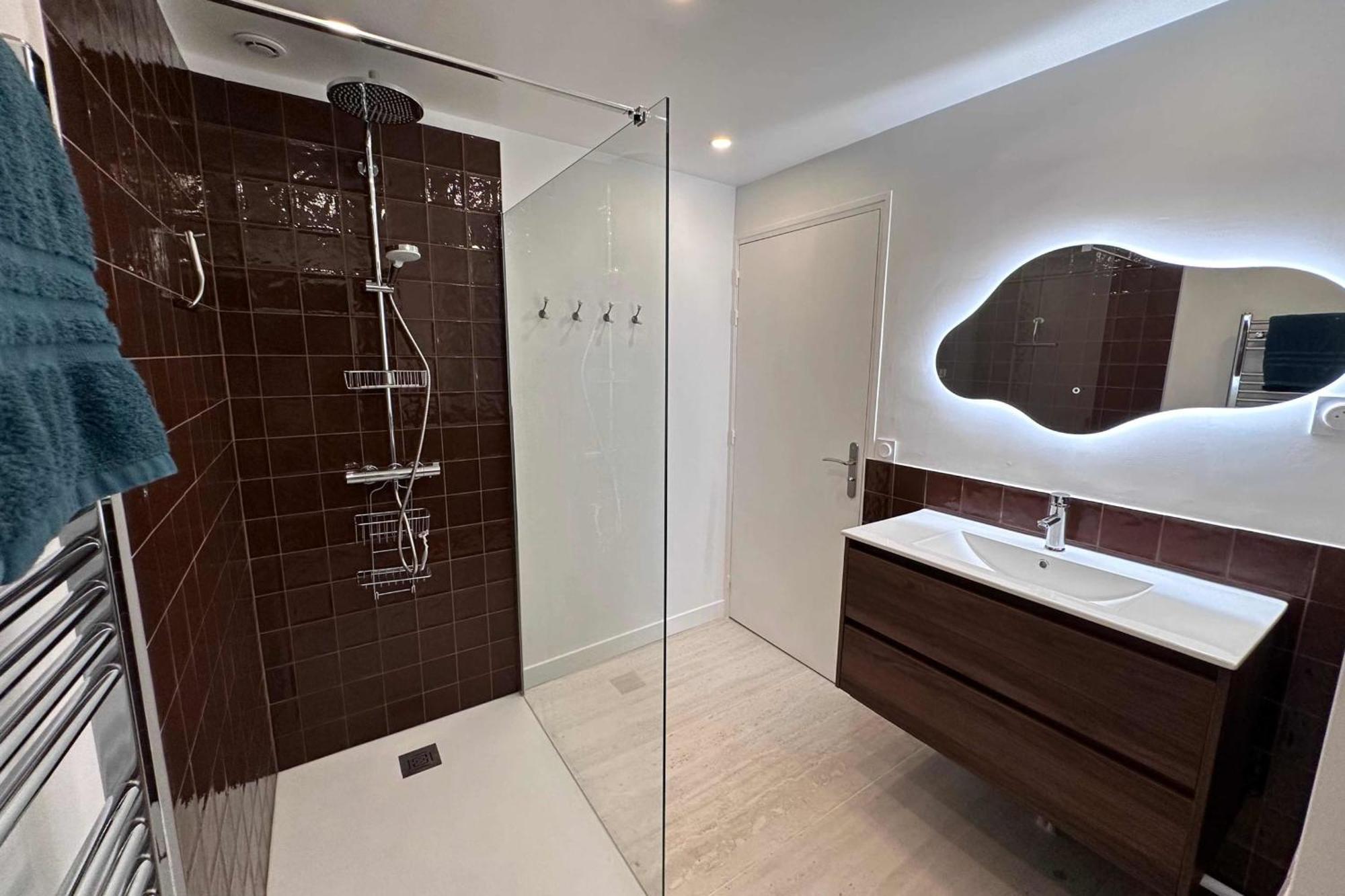 Atypical Loft In The Heart Of The Marais *
