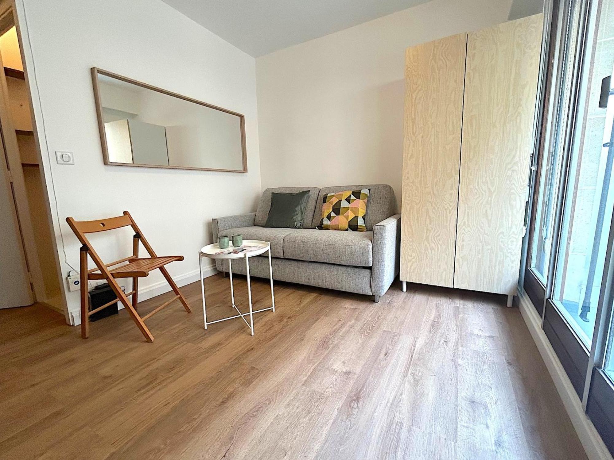 Apartment Larminat Paris