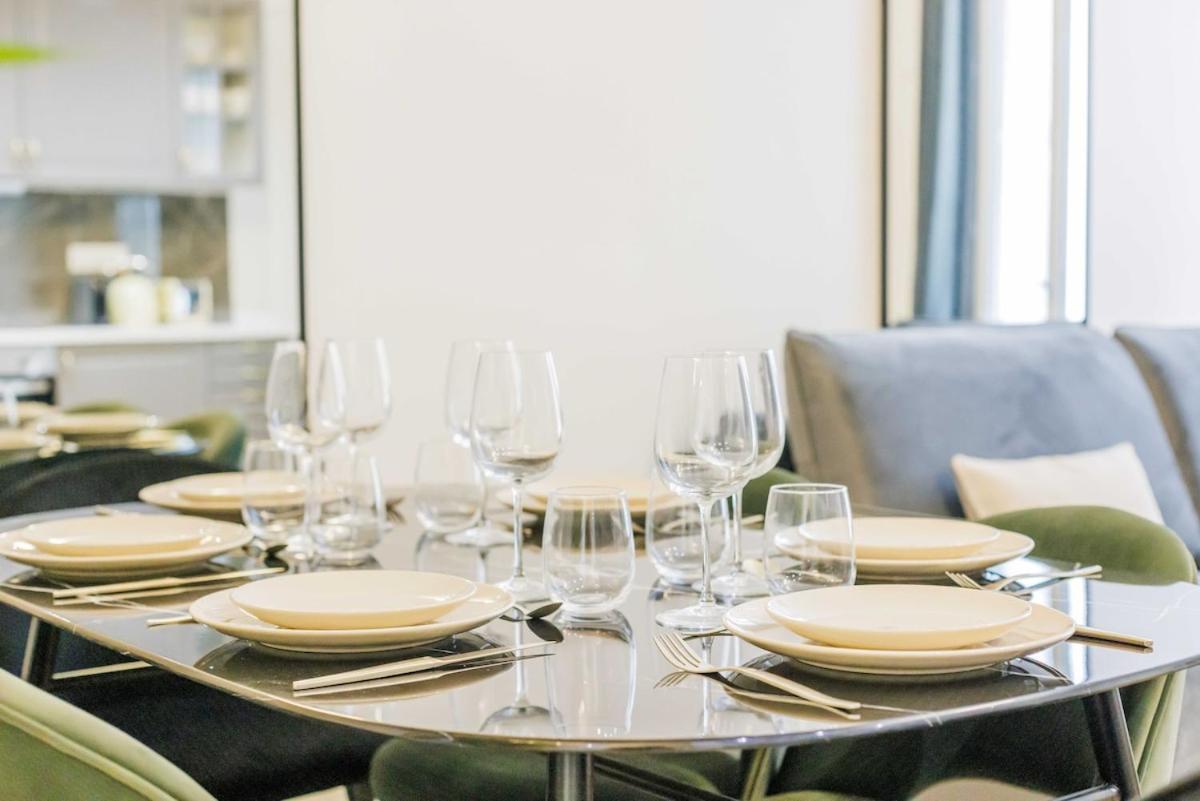 3 Min From Haussmann, Sleeps 6 , 2bdr Apartment Paris